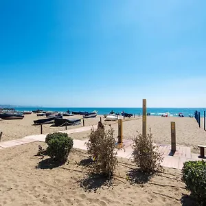https://boliches-center-apartment-next-to-the-beach-parking.1costadelsol.com